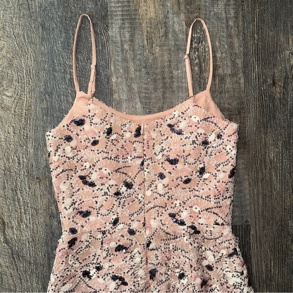 DRESS THE POPULATION light pink sequin Jill ruffle hem mini dress XS - Picture 9 of 10